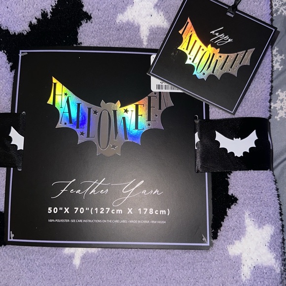 Purple Halloween bats and stars Throw Blanket 🦇🦇⭐️ Hblank - Picture 3 of 4